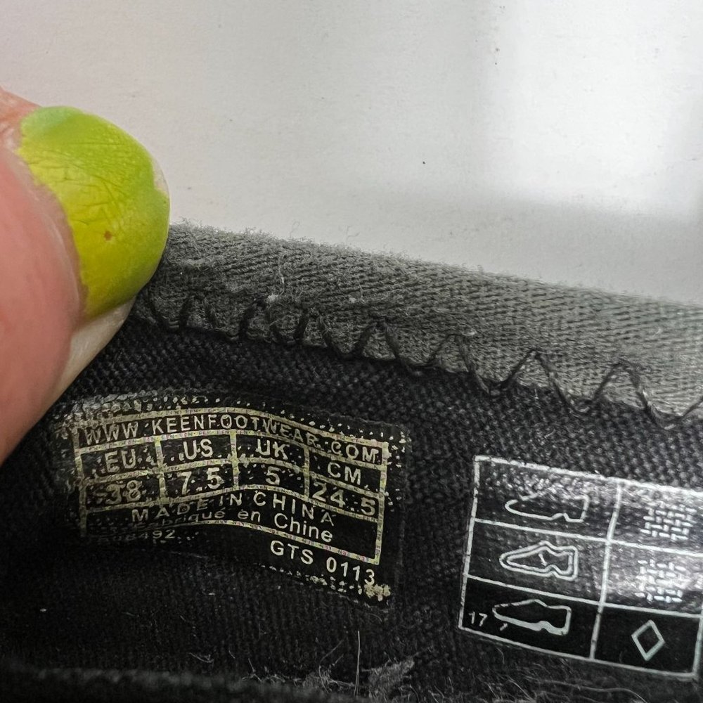 Keen Womens Size 7.5 Gray Canvas Slip On Mary Jane Flats Elastic Stretch Strap - Picture 6 of 6